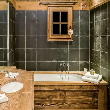 Chalet St. Anton: A Cozy Retreat For Ski Lovers شقة